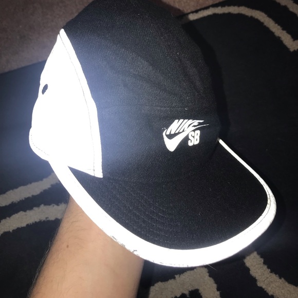 nike reflective hat